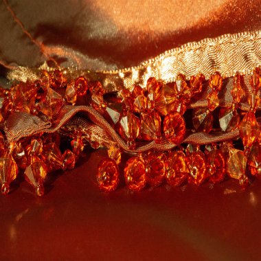 tebrik kartı, arkaplan, doku, kahverengi altına, ipek kumaş, altın cam boncuklar, boncuk dekoru, tasarım