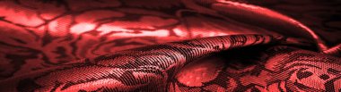 Çiçek desenli kırmızı ipek kumaş, güzel görünüş, eşsiz parlaklık kabartmalı desen, bileşik tekstil. rahatlama deseni