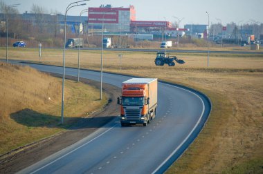 Nakliye aracı. Modern lojistiğin anahtarı ekonomik ve yüksek kaliteli ulaşım sistemleridir. Karayolu taşımacılığı hala baskın bir tip. Rusya Chelny 05 11 2020