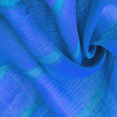 Mor çizgili mavi kumaş, projeleriniz için kalın ve parlak bir kumaş. Çok çeşitli renklerde yumuşak düzlükler. Doku, arkaplan