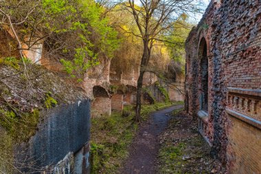 Tarakanovsky Fort Dubensky Fort, New Dubenskaya Kalesi, 19. yüzyılda Rivne bölgesinin Dubna bölgesinde Tarakanov köyü yakınlarında bulunan mimari bir anıttır. Manzara, hava manzarası