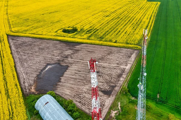 Aerial View Video Telecommunication Tower Countryside Farming Fields Cellular Network — Stockfoto