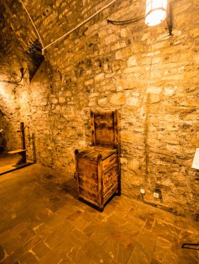 Ukrayna 'nın Khotyn kentindeki Khotyn kalesinin mahzenleri. Konsept, seyahat turizmi