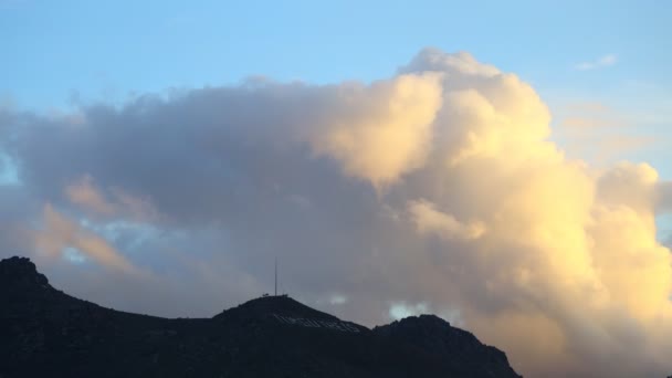Zeitraffer Der Wolken Über Den Bergen Turgutreis Bodrum — Stockvideo
