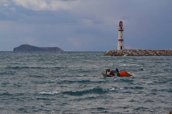 Bodrum Turquia Março 2021 Pescador Que Tenta Pescar Pequeno Barco — Fotografia de Stock