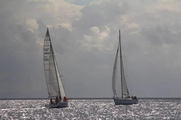 Bodrum Turquía Marzo 2019 Veleros Navegan Con Viento Las Aguas —  Fotos de Stock