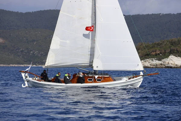 Μποντρούμ Τουρκία Μαρτίου 2022 Παραδοσιακό Τουρκικό Σκάφος Γκιλέτ Πλέει Στη — Φωτογραφία Αρχείου