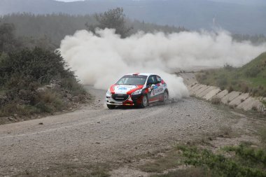 Bodrum, Hindi. 16 Nisan 2022. Türkiye Otomobil Sporları Federasyonu 'nun ilk yarışı olan Shell Helix 2022 Rally Cup' ın sezonu Bodrum 'da gerçekleşti.