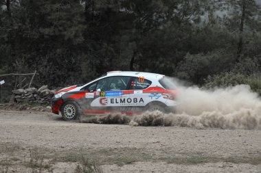 Bodrum, Hindi. 16 Nisan 2022. Türkiye Otomobil Sporları Federasyonu 'nun ilk yarışı olan Shell Helix 2022 Rally Cup' ın sezonu Bodrum 'da gerçekleşti.