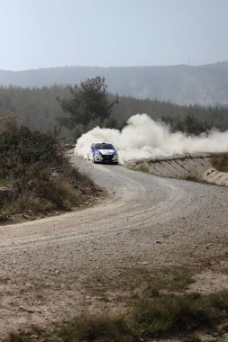 Bodrum, Hindi. 16 Nisan 2022. Türkiye Otomobil Sporları Federasyonu 'nun ilk yarışı olan Shell Helix 2022 Rally Cup' ın sezonu Bodrum 'da gerçekleşti.