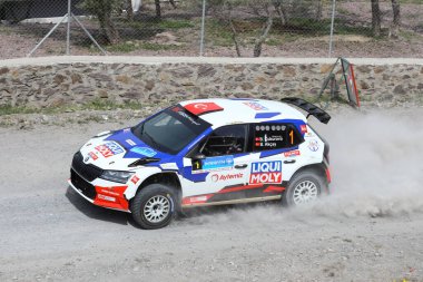 Bodrum, Hindi. 16 Nisan 2022. Türkiye Otomobil Sporları Federasyonu 'nun ilk yarışı olan Shell Helix 2022 Rally Cup' ın sezonu Bodrum 'da gerçekleşti.