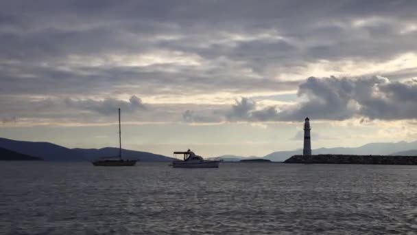 Seelandschaft Bei Sonnenuntergang Leuchtturm Der Küste Turgutreis Meer Und Spektakuläre — Stockvideo