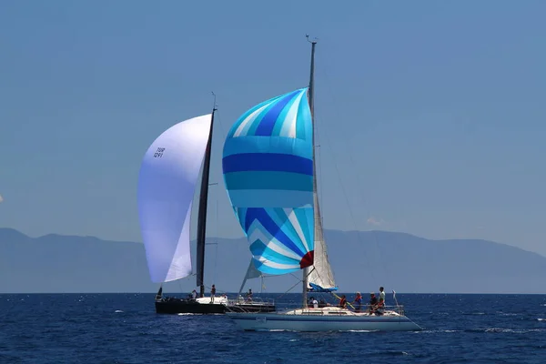 Bodrum Turecko Květen 2019 Plachetnice Plují Větrného Počasí Modrých Vodách — Stock fotografie