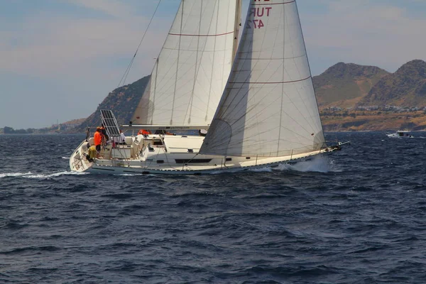 Bodrum Turkey May 2019 Sailboats Sail Windy Weather Blue Waters — Zdjęcie stockowe