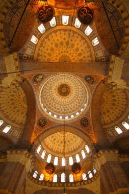  İstanbul 'un şehir simgelerinden biri olan Ayasofya Camii' nin iç manzarası
