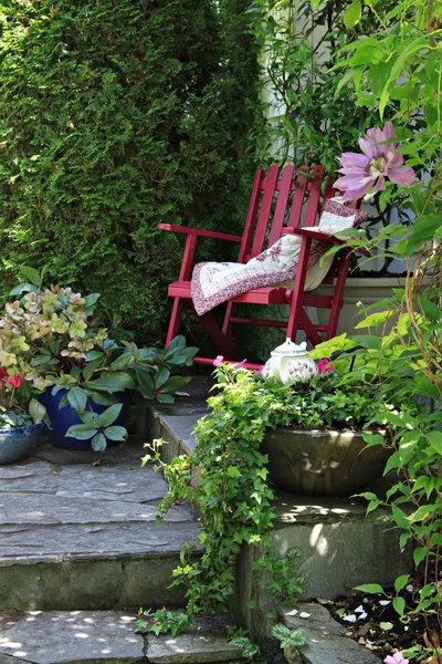 Gartenstuhl im Ferienhaus — Stockfoto