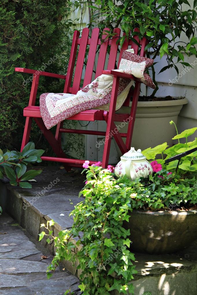 Yazlık bahçe sandalye Stok fotoğrafçılık ©Hannamariah Telifsiz