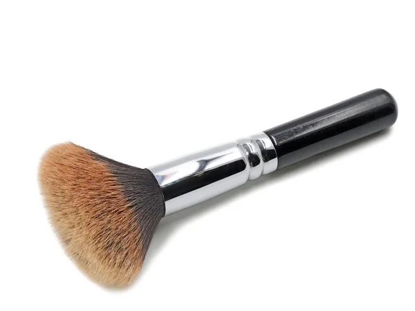 Usado make up pó escova isolada no fundo branco — Fotografia de Stock