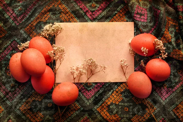 Tarjeta de Pascua, Huevos de Pascua, Fondo de primavera retro —  Fotos de Stock