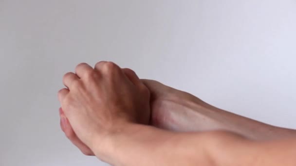 Woman hands with orange. Showing ripe orange — Stock Video