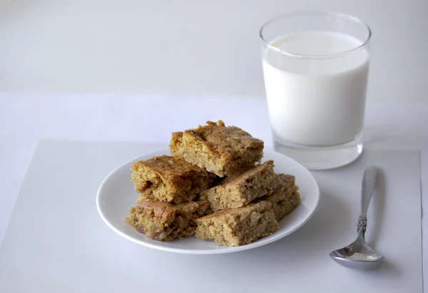 Leche y galletas frescas y saludables —  Fotos de Stock