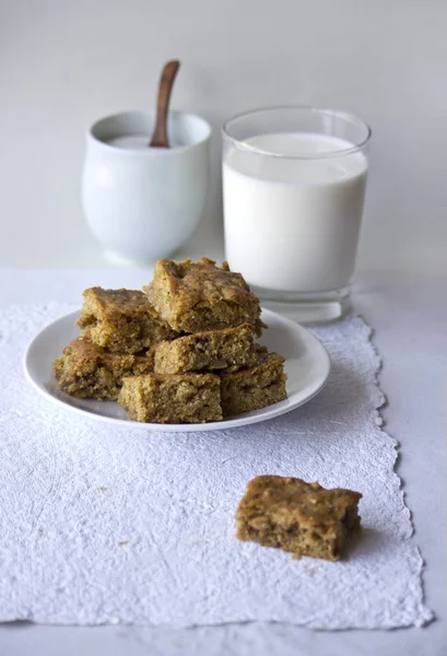 Leche y galletas frescas y saludables —  Fotos de Stock