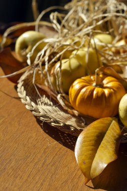 Şükran kabak ve elma arka plan. Retro kartı