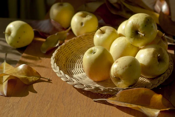 Thanksgiving fond avec des pommes. Carte rétro — Photo