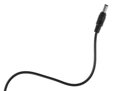 Avrupa elektrik prizi beyaz arka planda izole edildi. Fişi olan siyah güç kablosu. Güç kablosu yakın plan
