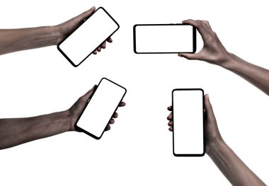 Siyah, yeni akıllı telefonu tutan beyaz arka planı boş ekranlı kolaj afro kadın. telefon kırpma yolunu kullanarak elleri ayarla