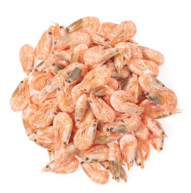 Beyaz arka planda soyulmamış donmuş karides