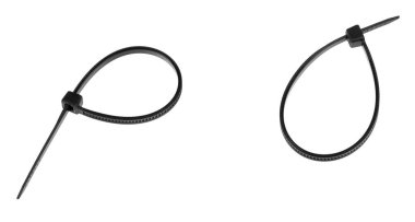 Kolaj siyah plastik kablo bağları beyaz arka planda izole. Plastik kablo bağlantılarını yakınlaştır.