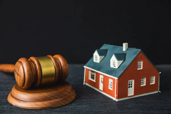 Law Concept House Model Judge Gave — Stock Photo, Image