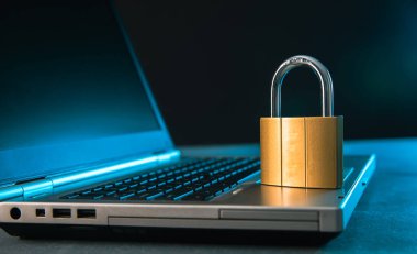 Klavyeyi karanlık arkaplana kilitle