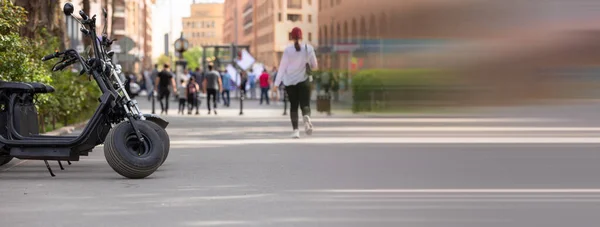 Elektrikli Scooter Parkı Paylaşımının Arka Planı — Stok fotoğraf