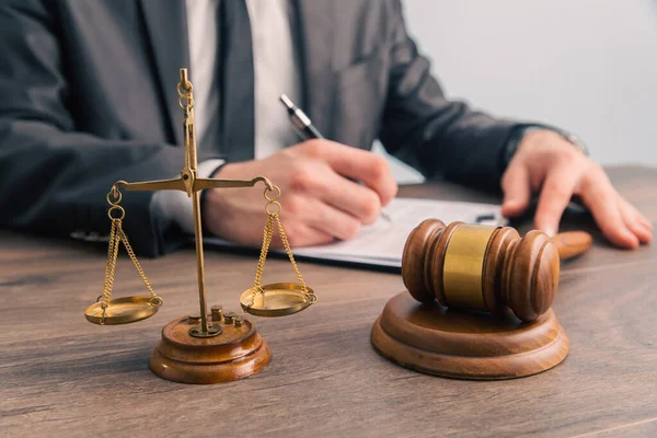 Law Justice Concept Lawer Holding Document Wooden Gave — Stock Photo, Image