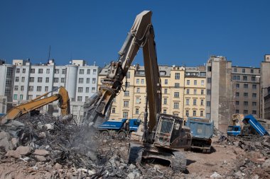 İnşaat montaj makinesi