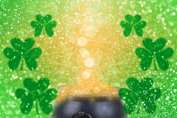抽象的な緑の輝きの背景のための聖パトリックの日のラックセール広告の背景 幸運聖パティアイルランドのパーティー招待デザイン 幸せなパディ子供Leprechownポットの金やシャムロックパトリックパターン — ストック写真
