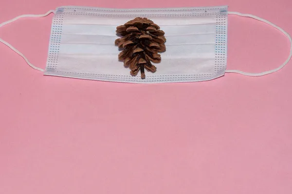 Neujahrs Und Weihnachtskonzept Mit Medizinischer Schutzmaske — Stockfoto