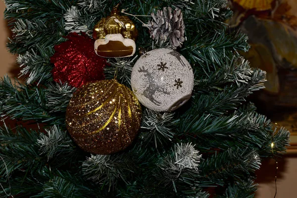 Decorações Ano Novo Árvore Natal Vista Perto — Fotografia de Stock
