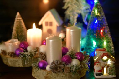 Yeni yıl ve Noel süslemeleri yakın plan.