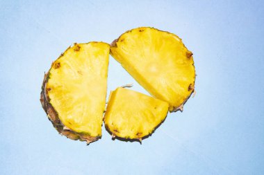 ripe pineapple slices, close up view