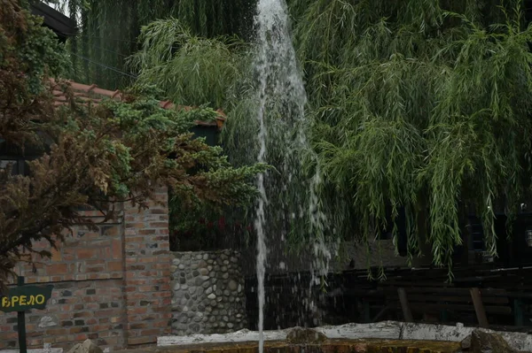 Hermosa Vista Del Parque Ciudad Con Fuente —  Fotos de Stock