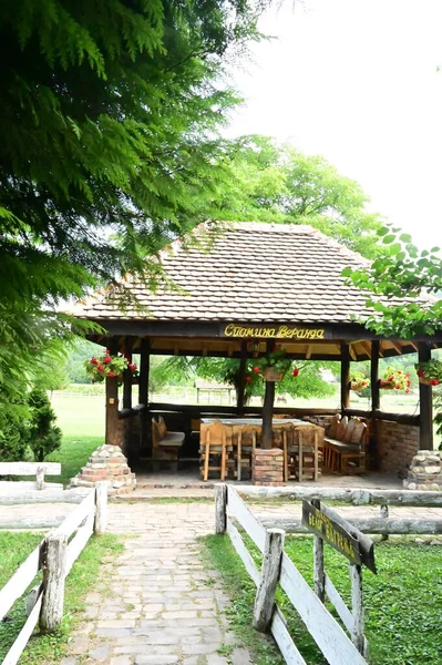 Terrasse Restaurant Bois Dans Parc — Photo