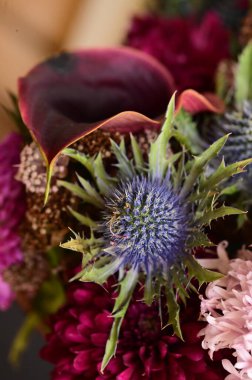 Buketteki güzel çiçekler, yakın çekim. 