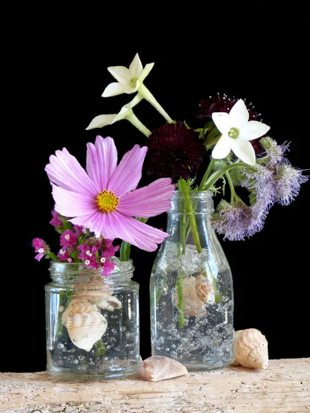 Niave Arreglo de flores —  Fotos de Stock