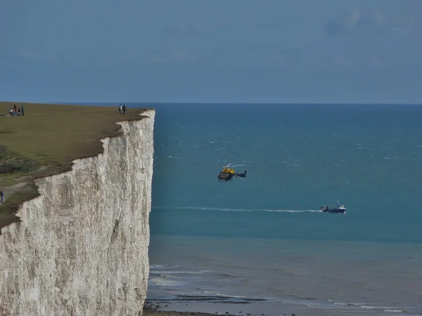 Helicopter By the Cliffs — Stock Photo, Image