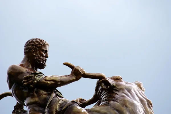 Hercules skulptur — Stockfoto