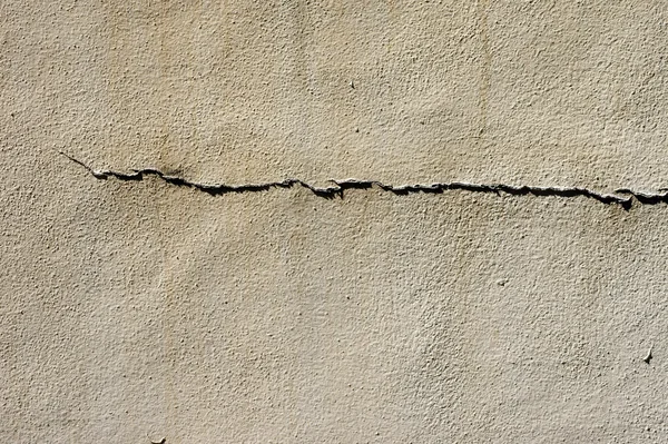 Facade with crack — Stock Photo, Image