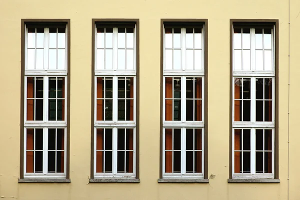 Fila de janelas — Fotografia de Stock